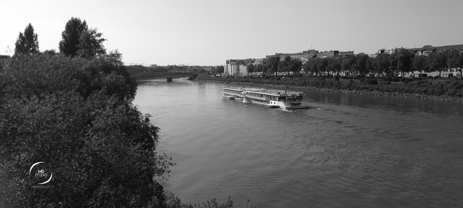 péniche sur la Loire à Nantes | photo MDstudio